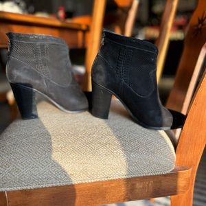Suede leather booties by Vince Camuto